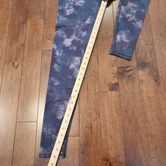 ALO women's tie dye leggings in size small - Picture 6 of 7